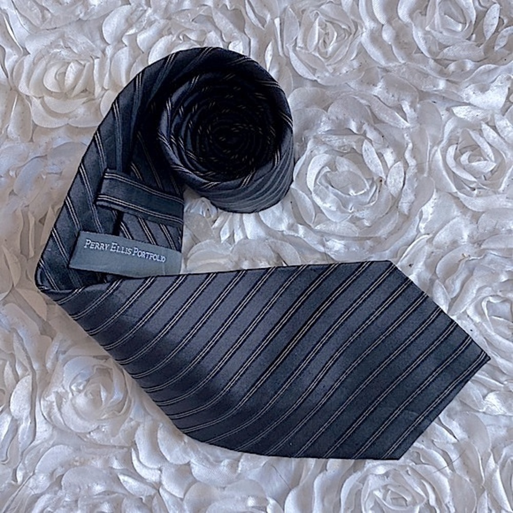 New Perry Ellis Portfolio mens silk striped tie